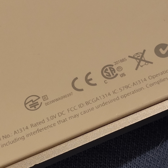 Like-New APPLE Wireless Keyboard - Picture 8 of 9